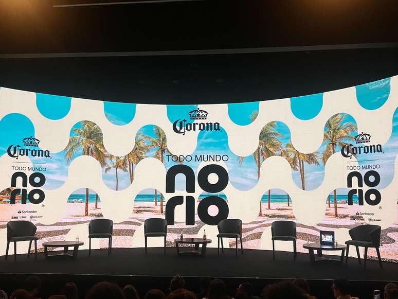 Lady Gaga se apresenta no dia 3 de maio, na Praia de Copacabana