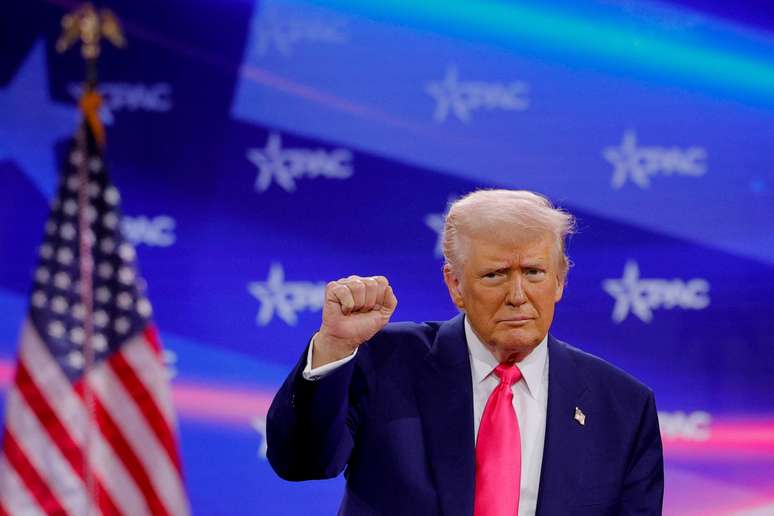 Presidente Donald Trump participa de encontro anual da Conferência de Ação Política Conservadora, nos EUA. 