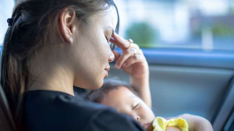 Hormonal changes and tiredness: what could be behind postpartum depression?