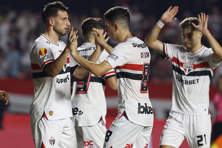 Sao Paulo mencoba mengakhiri lima game dalam urutan -