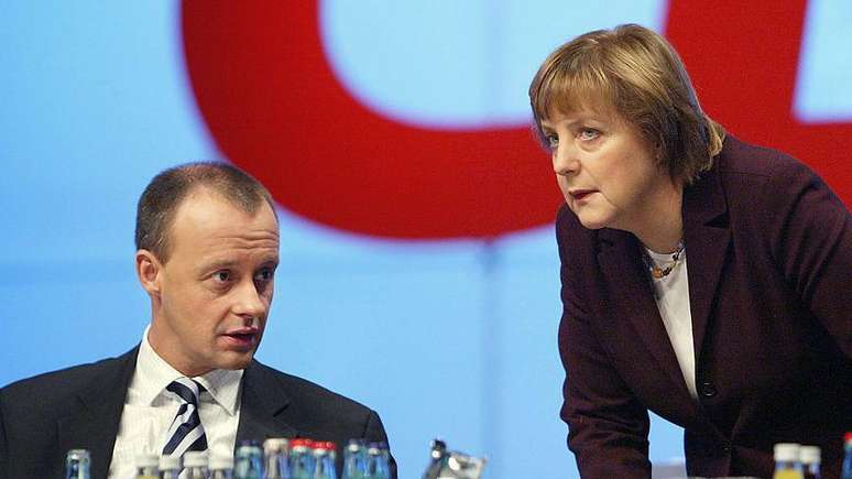 Friedrich Merz abandonou a pol&iacute;tica em 2009, anos depois da sua rival Angela Merkel ter conquistado a lideran&ccedil;a do partido CDU.