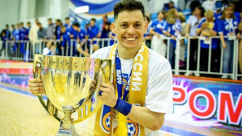 O jogador de futsal Jo&atilde;o Guilherme Carvalho vive em Moscou