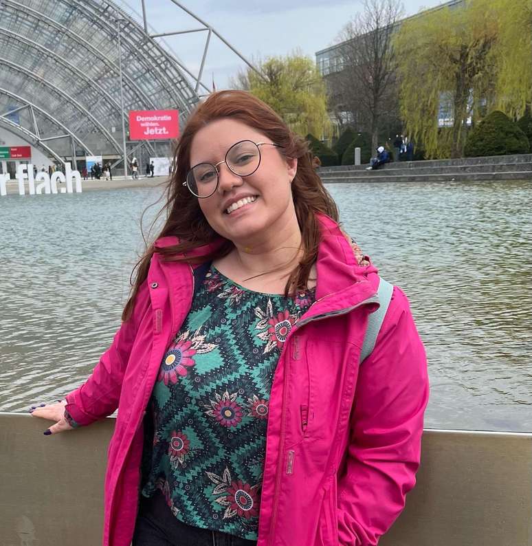 "Sei o quanto o resultado dessa elei&ccedil;&atilde;o vai influenciar meu futuro, mas n&atilde;o tive o que fazer porque n&atilde;o posso votar"