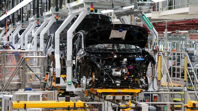 A economia alem&atilde; deixou de brilhar e prova disso &eacute; a queda na produ&ccedil;&atilde;o e venda de ve&iacute;culos