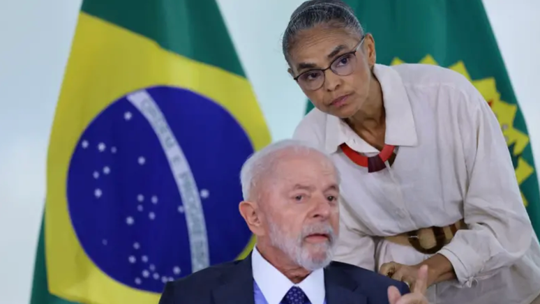 A ministra do Meio Ambiente, Marina Silva, tem ficado isolada dentro do governo, enquanto Ibama, vinculado &agrave; sua pasta, n&atilde;o libera a licen&ccedil;a para explora&ccedil;&atilde;o de petr&oacute;leo na Foz do Amazonas