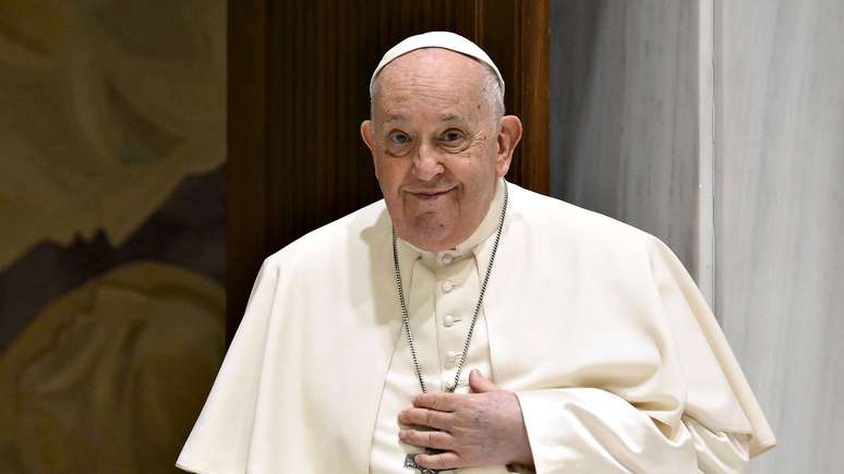 Papa Francisco apresentou um quadro de leve insuficiência renal