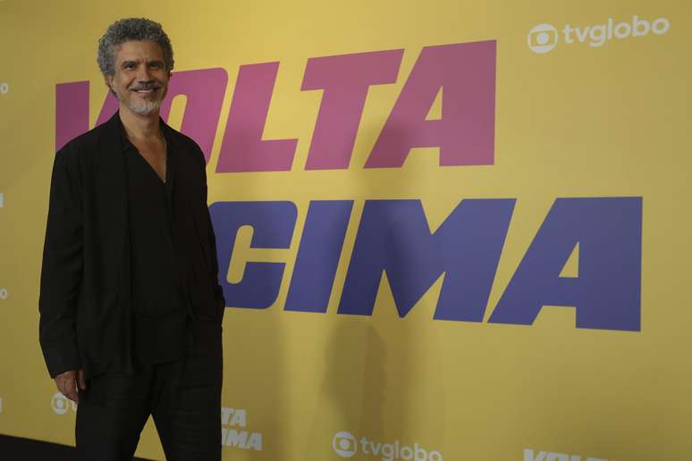 The artistic director Back at the top celebrates the success of the plot