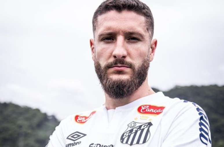 Zé Rafael é o 11º reforço do Santos