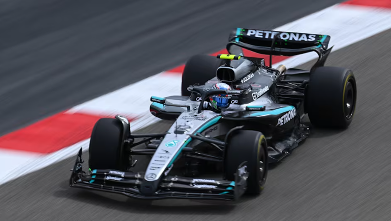 Kimi Antonelli lidera manhã de testes no Bahrein 