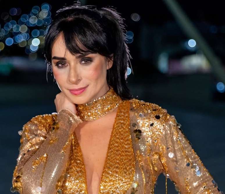 Luciana Picorelli turbina bumbum antes de desfilar pela Série Ouro do Rio