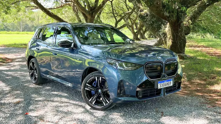 Novo BMW X3 M50: sistema híbrido leve e motor 3.0