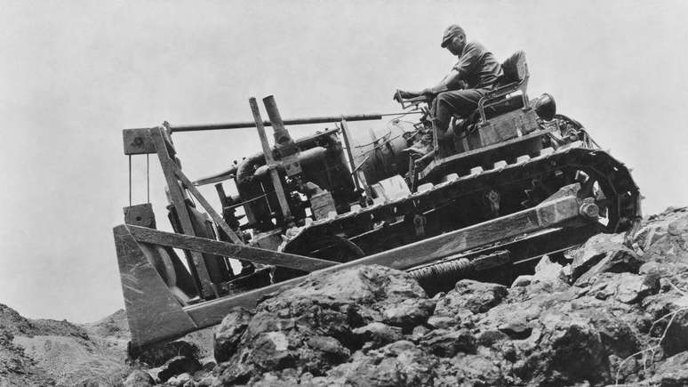 A Sociedade de Tratores e Equipamentos (Sotreq) foi o primeiro neg&oacute;cio internacional da fam&iacute;lia Moreira Salles que n&atilde;o era diretamente ligado ao caf&eacute;