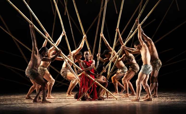 Espet&aacute;culo 'Sagra&ccedil;&atilde;o', de Deborah Colker, estreia no dia 14 de junho no Teatro Santander, em S&atilde;o Paulo.