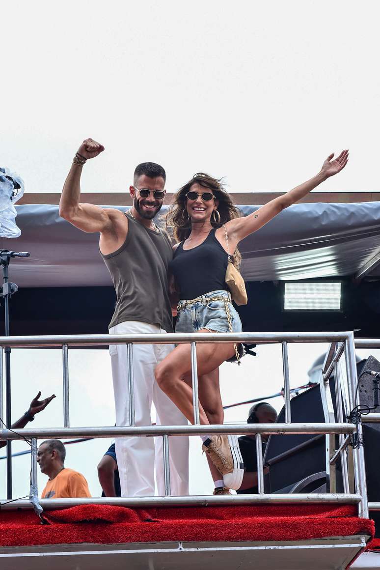 Mari Gonzalez e Pipo Marques curtem juntos bloco de Bell