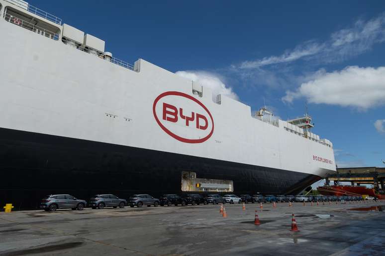 Navio cargueiro BYD Destroyer Nº1 trouxe 5.524 carros elétricos e híbridos plug-in