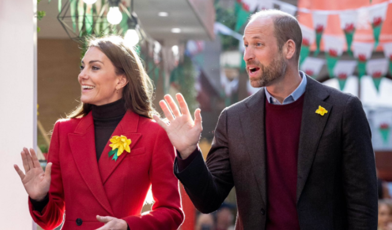 Prince William and Kate Middleton “steal the scene” on a train journey to Wales; Check