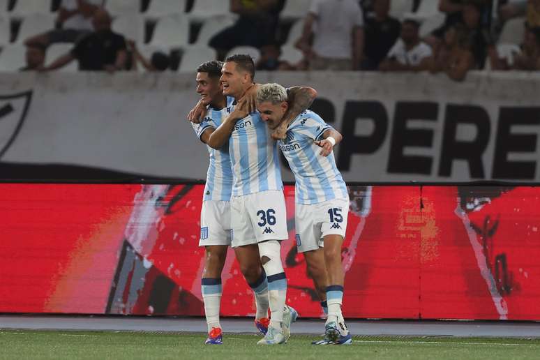 Zuculini comemorando o gol do Racing &ndash;