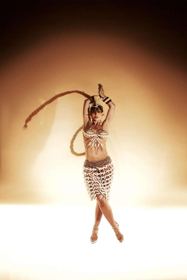 Fernanda Lacerda fez ensaio pr&eacute;-Carnaval 