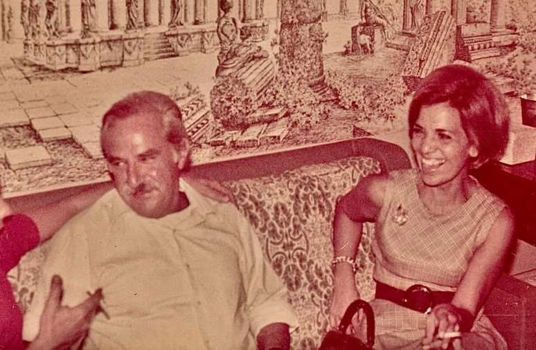 Raul Ryff (&agrave; esquerda) e Eunice Paiva (&agrave; direita). Ryff era amigo pessoal de Rubens Paiva e ajudou Eliana Paiva a escrever carta para pressionar a ditadura para soltar o casal. Ryff foi secret&aacute;rio de imprensa do ex-presidente Jo&atilde;o Goulart