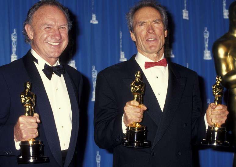 Gene Hackman e Clint Eastwood parecem suas estatuetas de Oscar para 'The Informable'