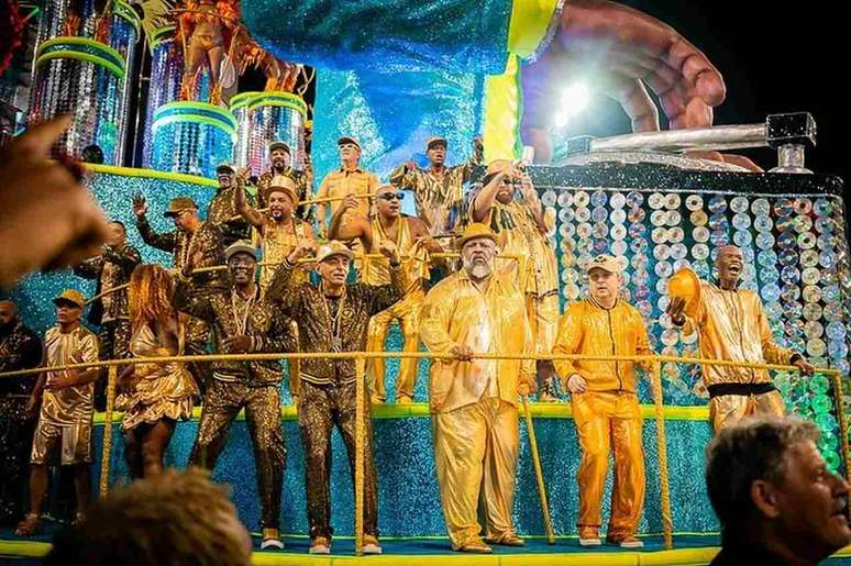 Vay-Vai adalah juara terbesar di Sao Paulu Carnavali, 15 judul