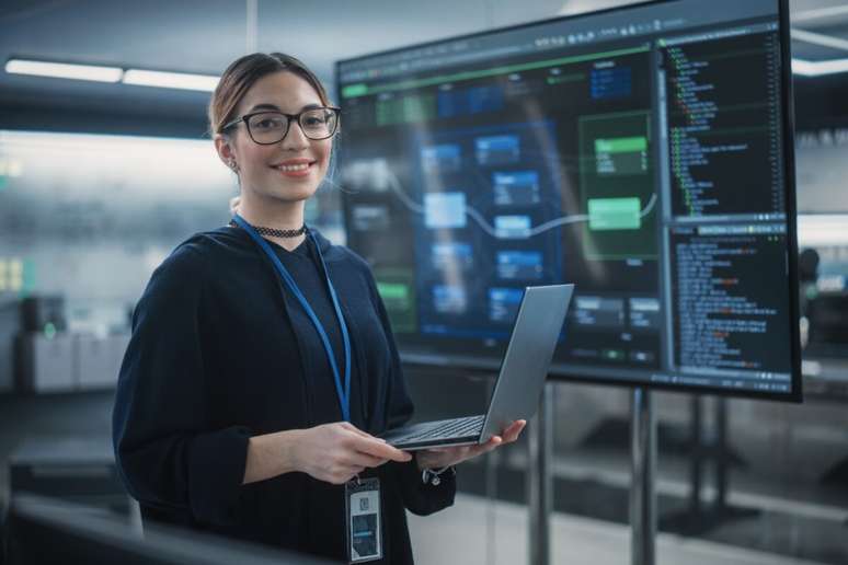 A presença feminina na tecnologia depende de ambientes mais inclusivos e acolhedores, e as empresas do setor têm um papel essencial nessa transformação 