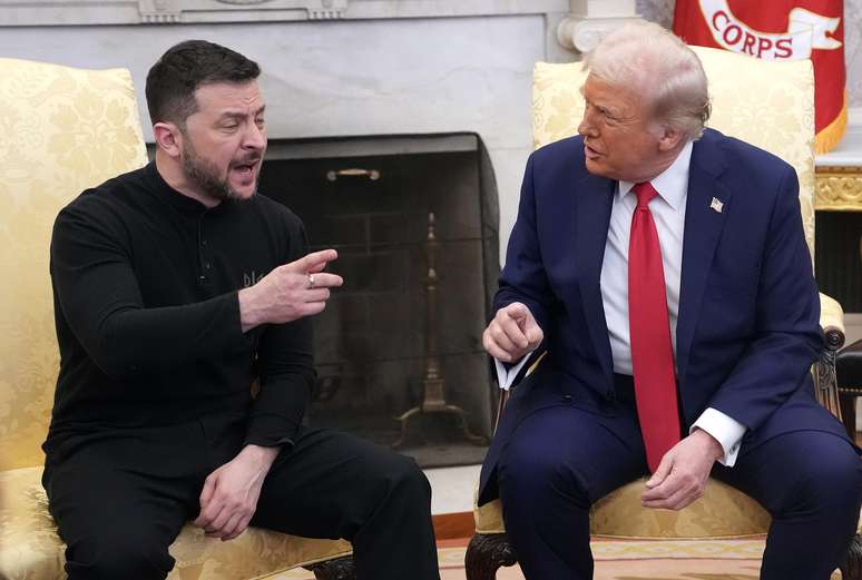 Donald Trump e Volodymyr Zelensky em encontro na Casa Branca