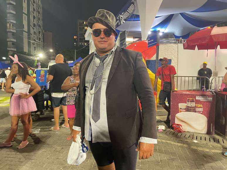 Sósia do cantor de pagode Robyssão no carnaval de Salvador