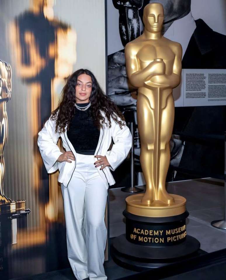 A atriz Pri Helena est&aacute; em Hollywood para acompanhar o Oscar -