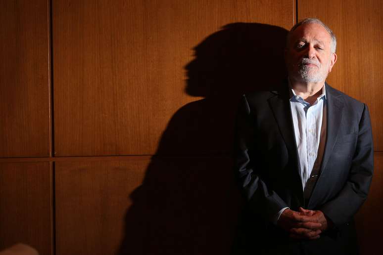Para o economista Robert Reich, em Washington, 'o dinheiro flui' e 'se poderia dizer que os conflitos de interesses [hoje] s&atilde;o maiores do que nunca'
