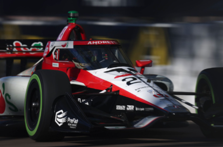 Kirkwood lidera primeira sessão oficial de 2025