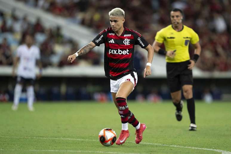 Luiz Araújo (Flamengo) durante jogo contra o Maricá, no dia 22.02.2025