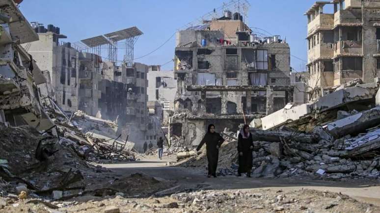 Palestinos em Gaza sofrem para reconstruir as suas vidas diante do frágil cessar-fogo
