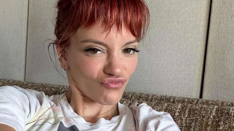 Career inside and outside the internet: see famous people who have an account of fans only