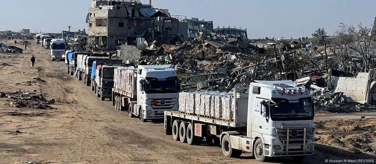 Entrada de ajuda humanitária em Gaza está suspensa em meio a impasse sobre o acordo de cessar-fogo