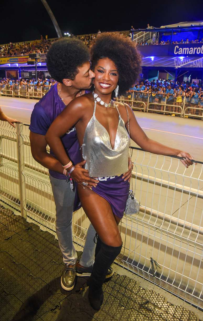 Ivi Pizzoti e Luis Navarro, no carnaval do Anhembi, em SP