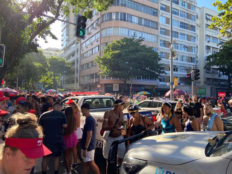 O bloco Simpatia é Quase Amor foi marcado por um clima caótico na Zona Sul do Rio de Janeiro.