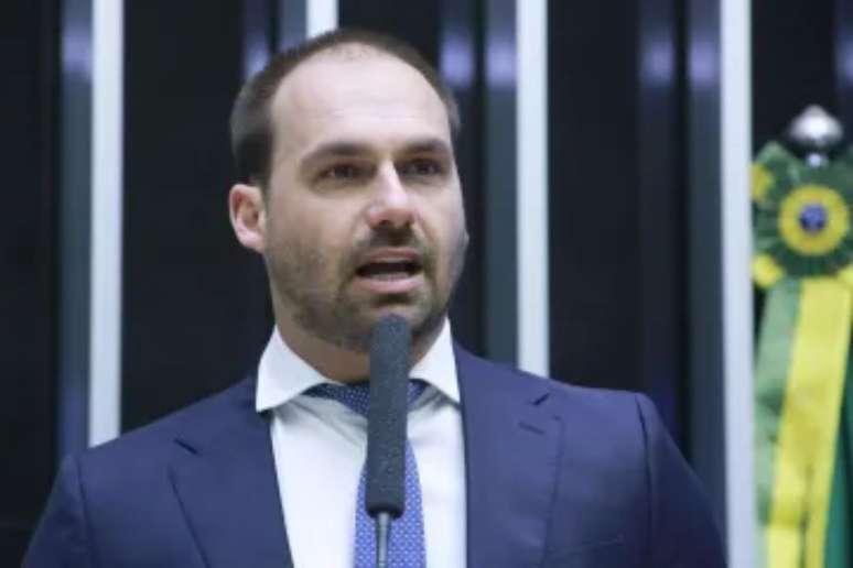 A possibilidade de apreens&atilde;o do passaporte de Eduardo Bolsonaro trouxe &agrave; tona discuss&otilde;es sobre soberania nacional e liberdade de express&atilde;o
