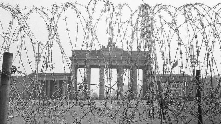 Ignatieff alerta para a possibilidade de uma nova Cortina de Ferro atravessar a Europa