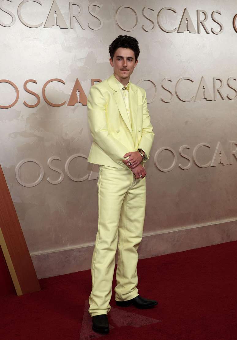 Timothee Chalamet foi com um terno um terno amarelo
