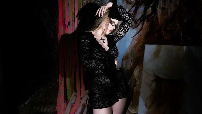 Edie Turquet, de Londres, foi uma dan&ccedil;arina de fundo em Anora