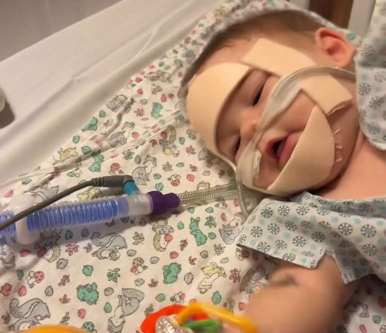 Son of Virginia Fonseca is still hospitalized with bronchiolitis and without high forecasts