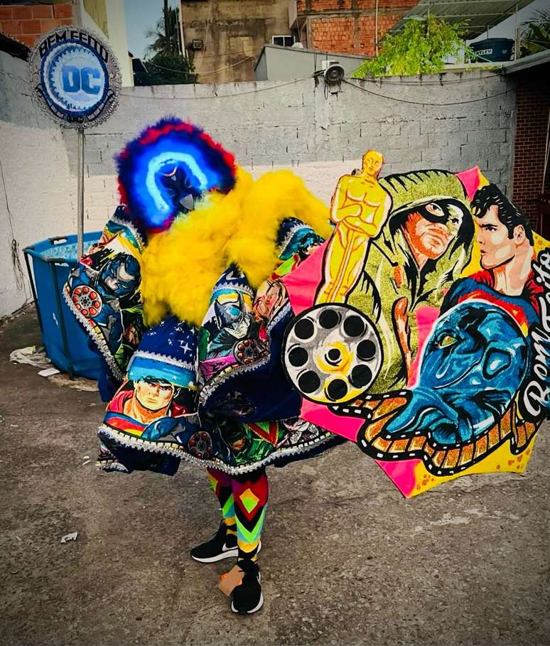 Fantasia de 2025 da turma Bem Feito, com o maior n&uacute;mero de componentes no Rio de Janeiro.