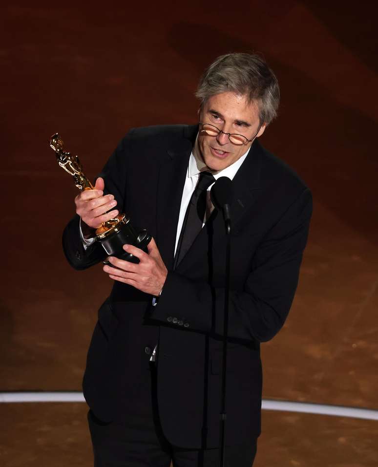 Walter Salles recebe Oscar de Melhor Filme Internacional