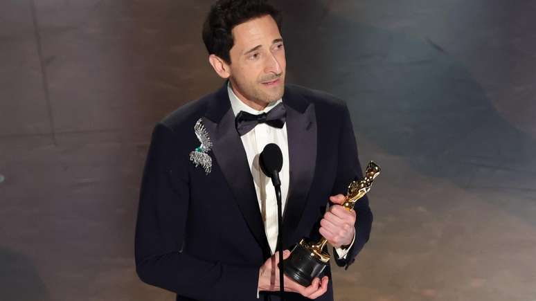 Adrien Brody vence Oscar de "Melhor Ator"