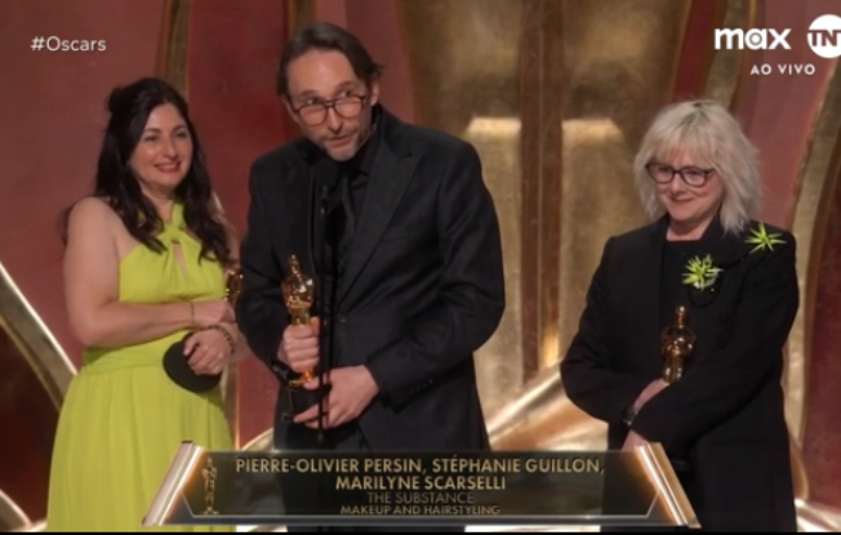 "A substância" vence Oscar de "Melhor Cabelo e Maquiagem"