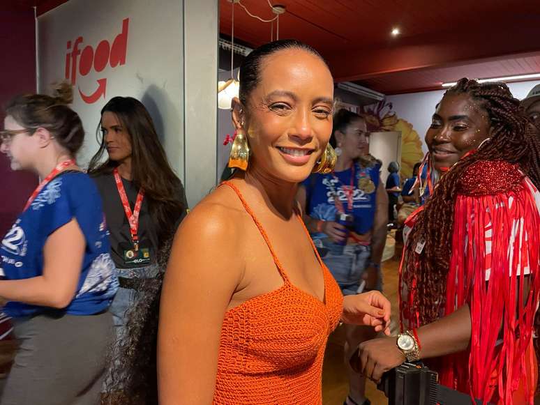 Taís Araujo está aproveitando o carnaval em Salvador