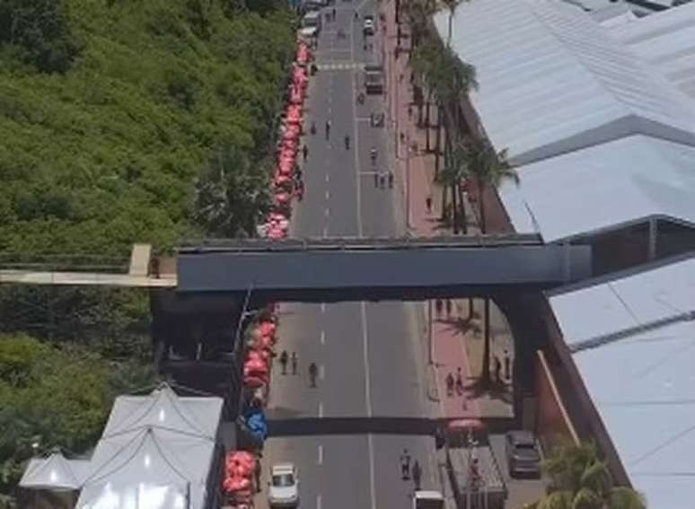The catwalk was not used during the carnival The catwalk was not used during the carnival