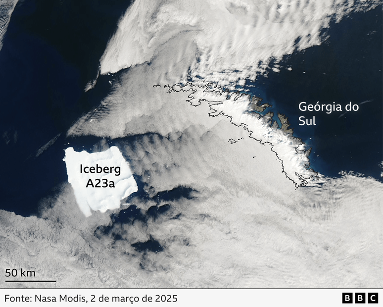 Imagem de sat&eacute;lite de 2 de mar&ccedil;o de 2025 mostrando o iceberg A23a a cerca de 80 quil&ocirc;metros da Ge&oacute;rgia do Sul