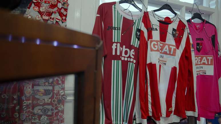 Vers&atilde;o de terceira camisa do Exeter lan&ccedil;ada em 2015 homenageou o Fluminense